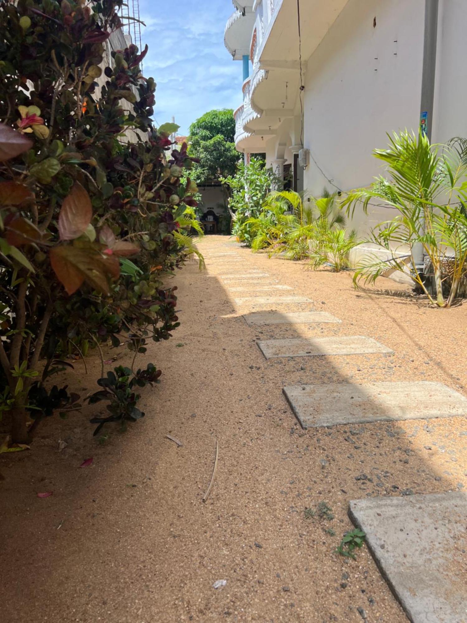 Moxy Bay Arugambay Arugam Bay Exterior foto