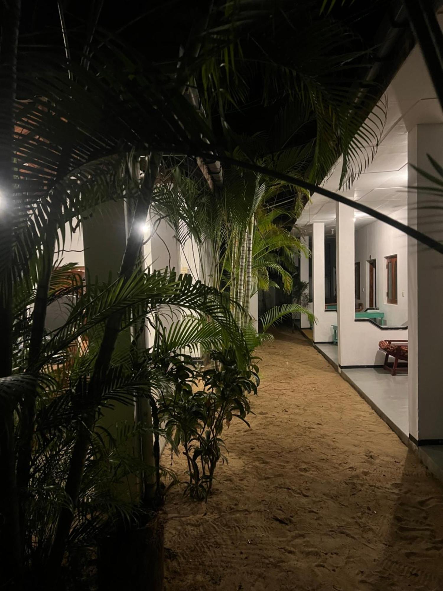 Moxy Bay Arugambay Arugam Bay Exterior foto