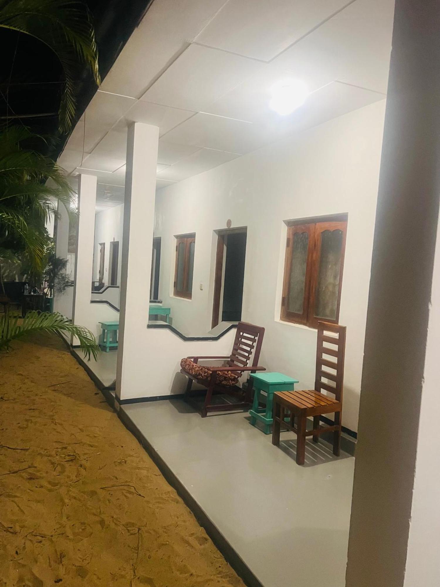 Moxy Bay Arugambay Arugam Bay Exterior foto
