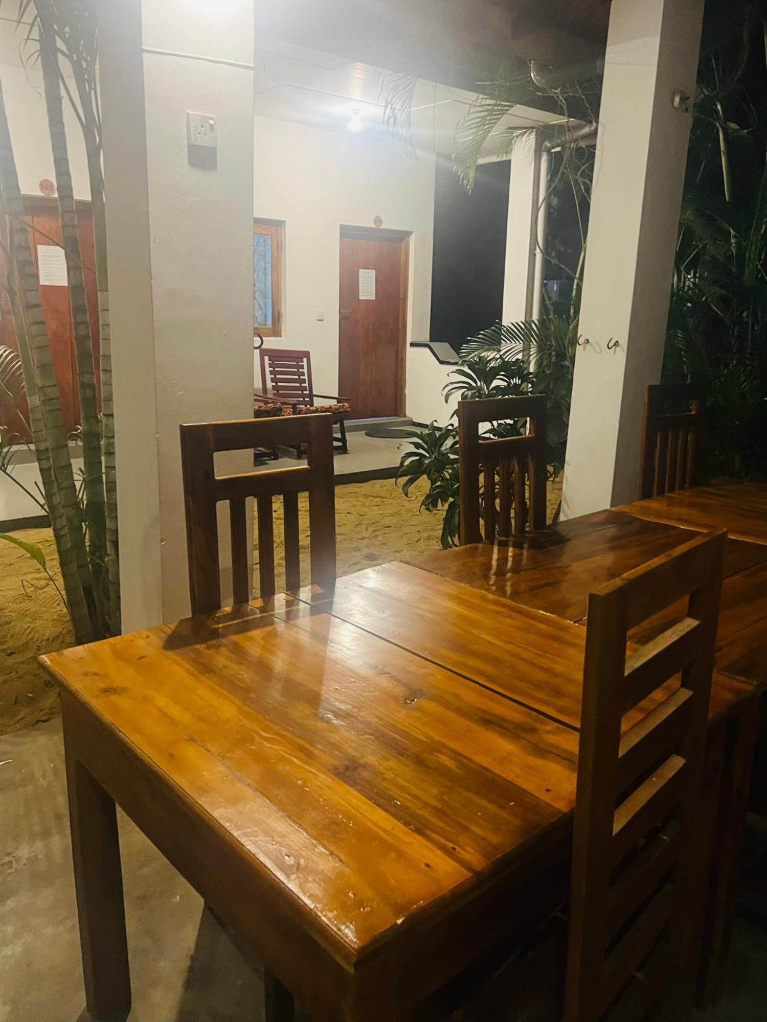 Moxy Bay Arugambay Arugam Bay Exterior foto